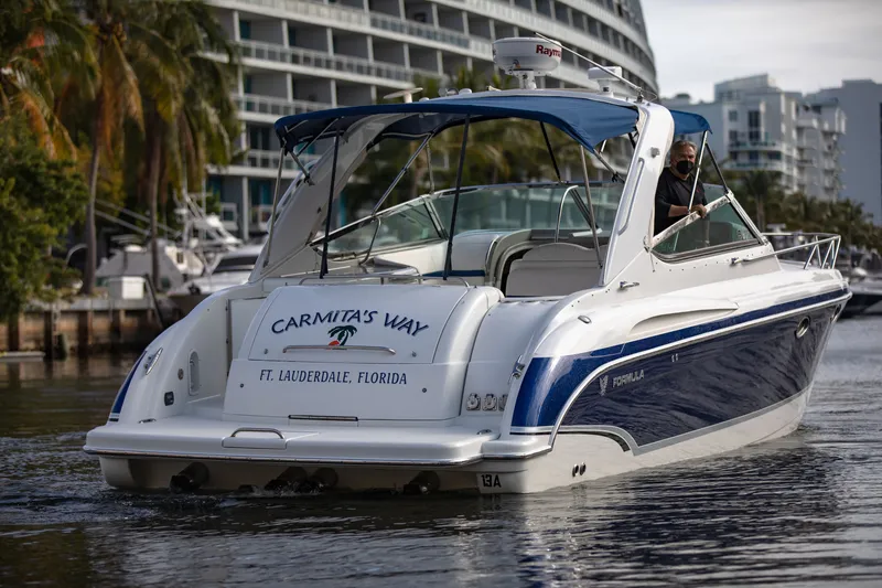 Slide: The Image of 2007 Formula 370 Super Sport boat cruising in Fort Lauderdale, Florida. - 31