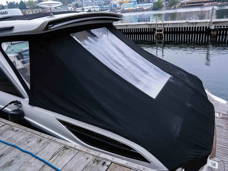 Slide: The Image of Sea Ray 350 SLX 2021 - 9