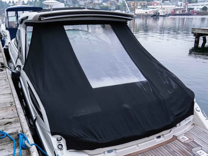 Slide: The Image of Sea Ray 350 SLX 2021 - 8