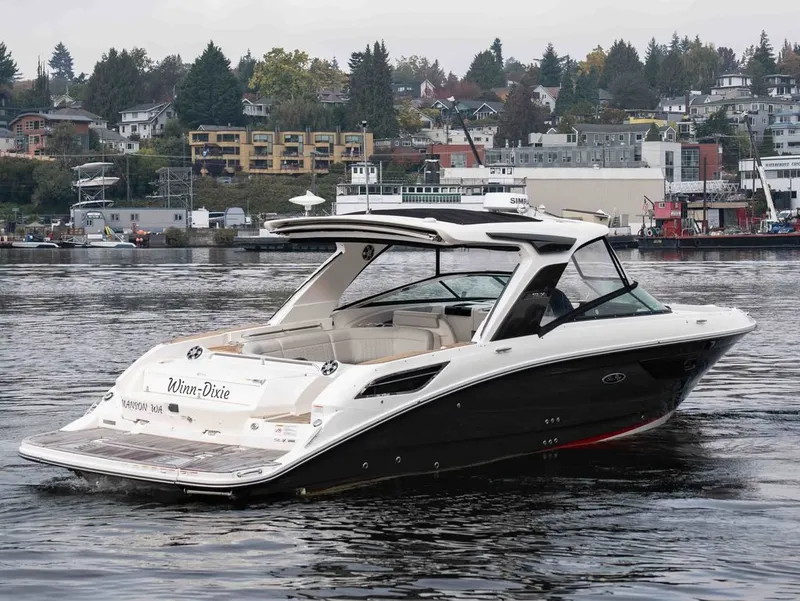 Slide: The Image of Sea Ray 350 SLX 2021 - 5