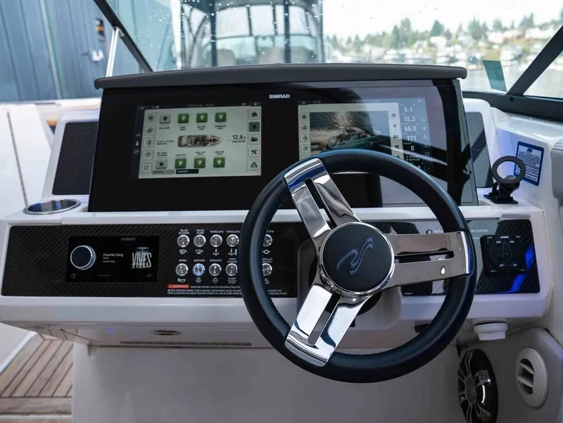 Slide: The Image of Sea Ray 350 SLX 2021 - 15