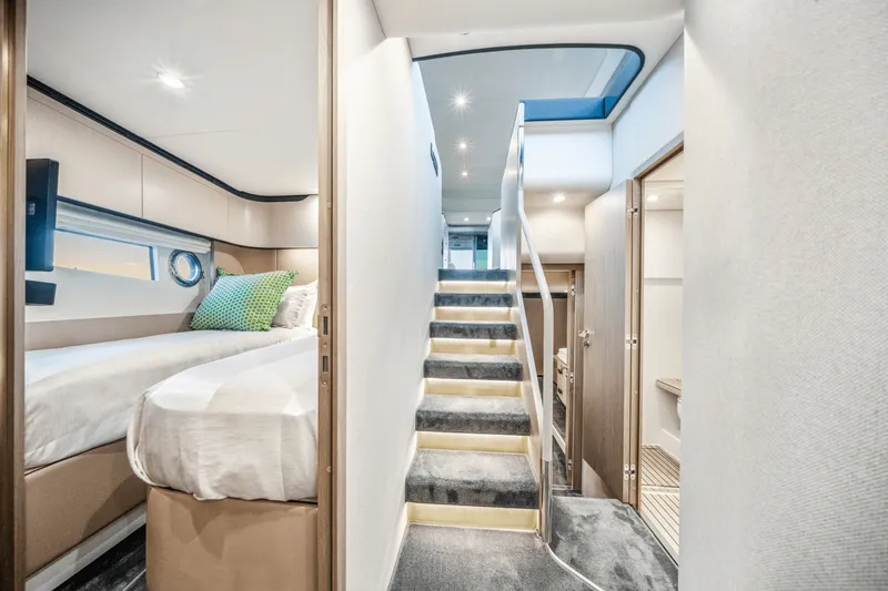 Slide: The Image of Azimut 60 FLYBRIDGE 2021 - 20