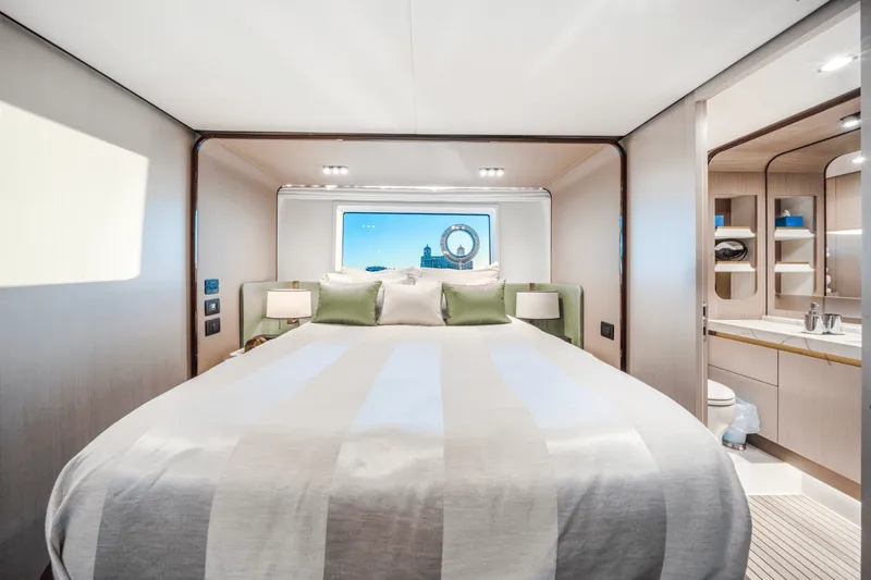 Slide: The Image of Azimut 60 FLYBRIDGE 2021 - 23