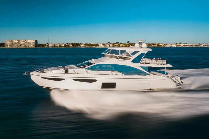 Slide: The Image of Azimut 60 FLYBRIDGE 2021 - 3