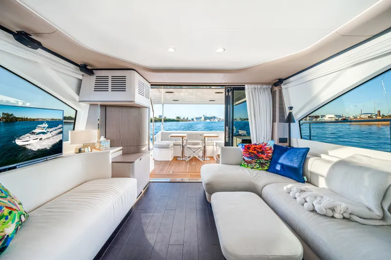 Slide: The Image of Azimut 60 FLYBRIDGE 2021 - 34