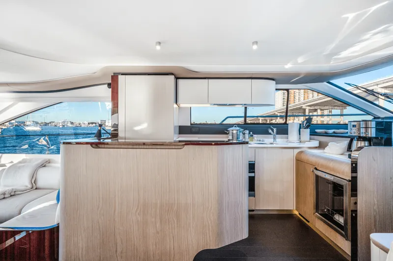 Slide: The Image of Azimut 60 FLYBRIDGE 2021 - 39