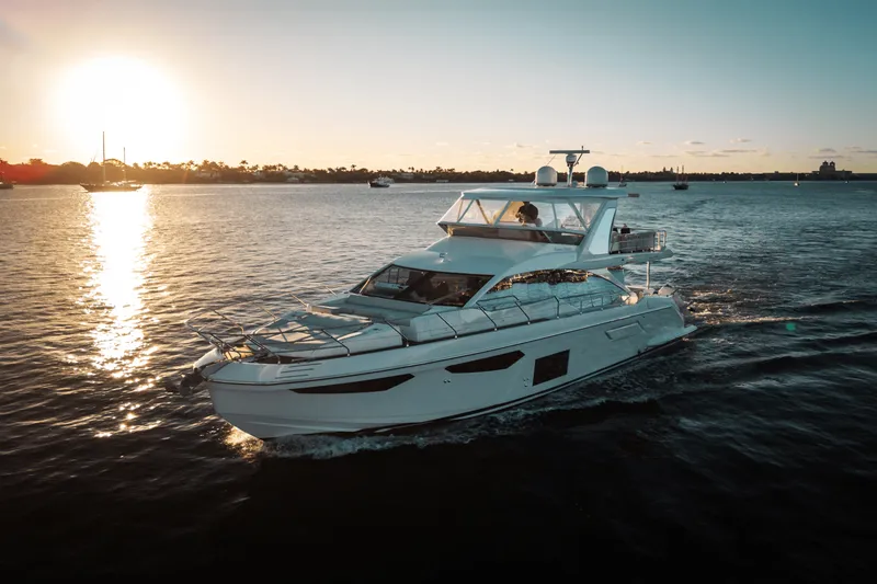 Slide: The Image of Azimut 60 FLYBRIDGE 2021 - 4