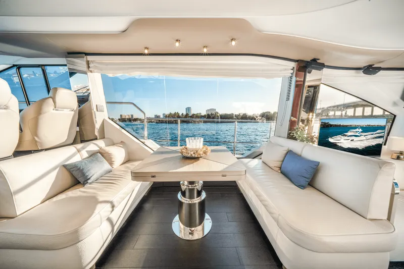 Slide: The Image of Azimut 60 FLYBRIDGE 2021 - 41