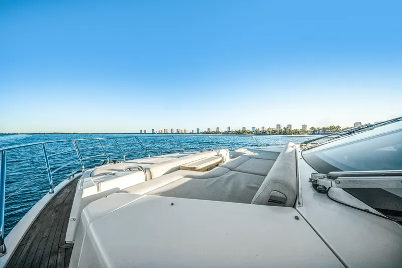 Slide: The Image of Azimut 60 FLYBRIDGE 2021 - 50