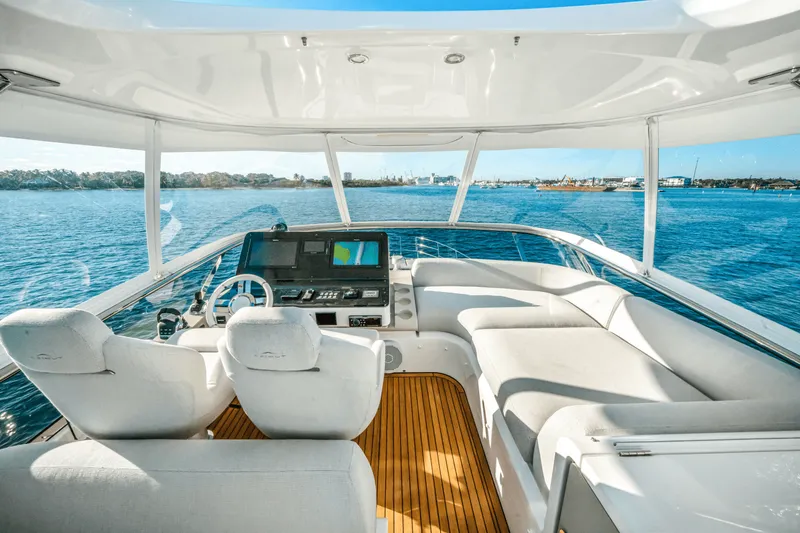 Slide: The Image of Azimut 60 FLYBRIDGE 2021 - 57