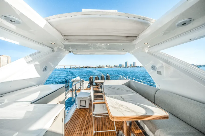 Slide: The Image of Azimut 60 FLYBRIDGE 2021 - 58