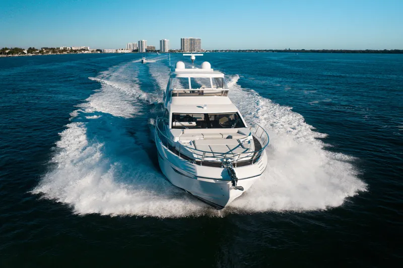 Slide: The Image of Azimut 60 FLYBRIDGE 2021 - 8