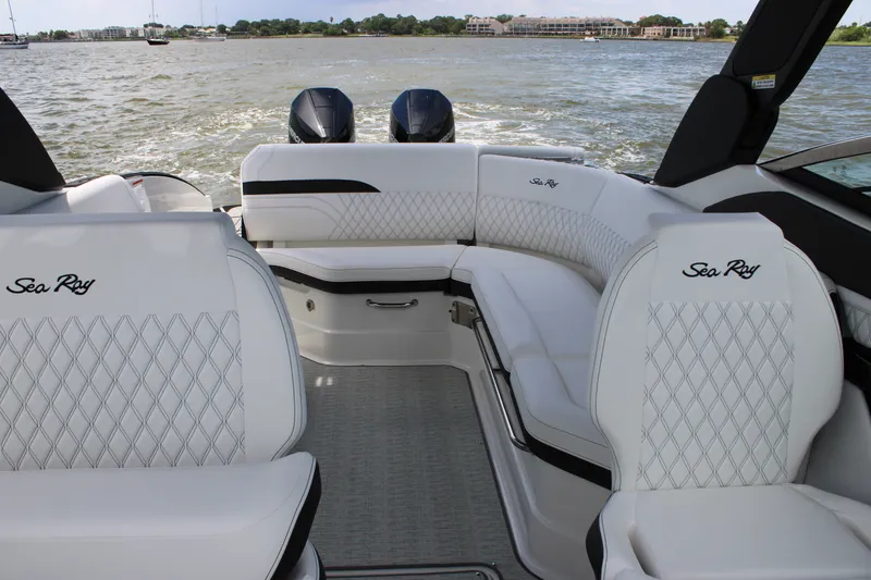Slide: The Image of Sea Ray SLX 280 Outboard 2027 - 27
