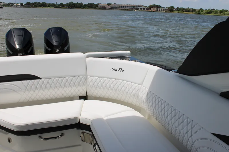 Slide: The Image of Sea Ray SLX 280 Outboard 2027 - 38
