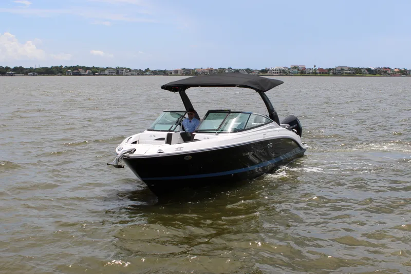 Slide: The Image of Sea Ray SLX 280 Outboard 2027 - 7