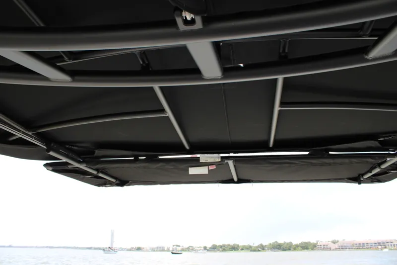 Slide: The Image of Sea Ray SLX 280 Outboard 2027 - 11