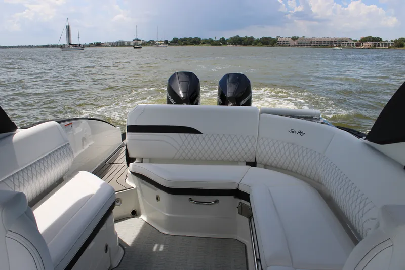 Slide: The Image of Sea Ray SLX 280 Outboard 2027 - 29