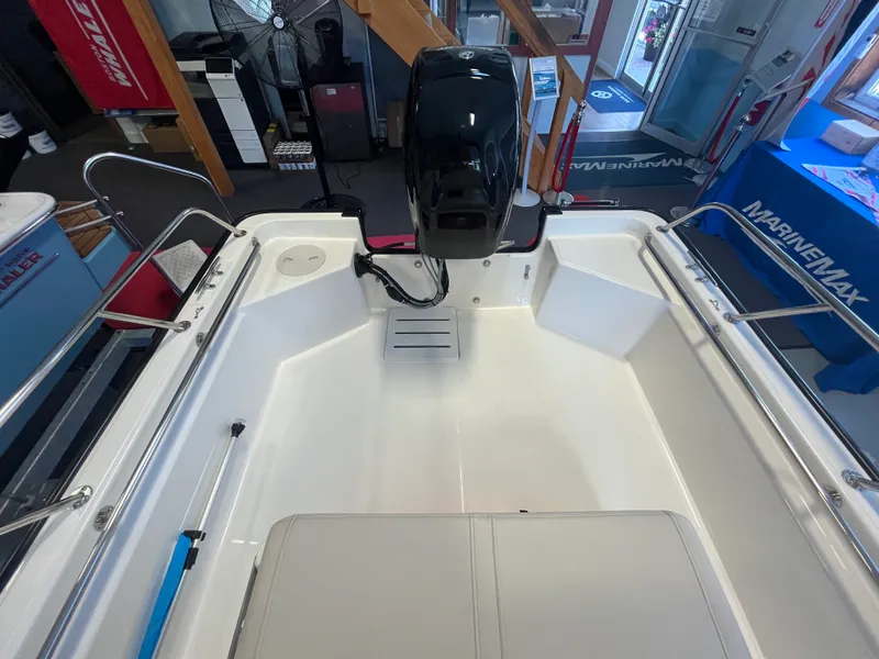 Slide: The Image of Boston Whaler 150 Montauk 2026 - 3