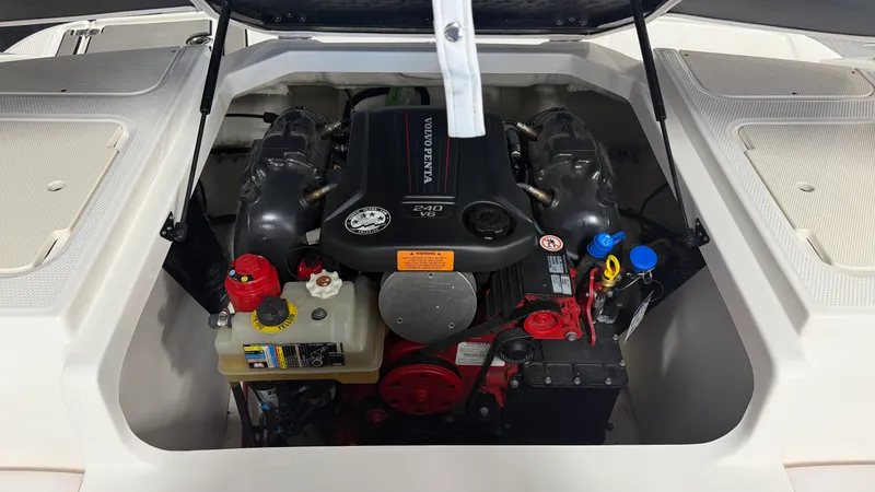 Slide: The Image of Chaparral 21 H2O SURF 2018 - 39