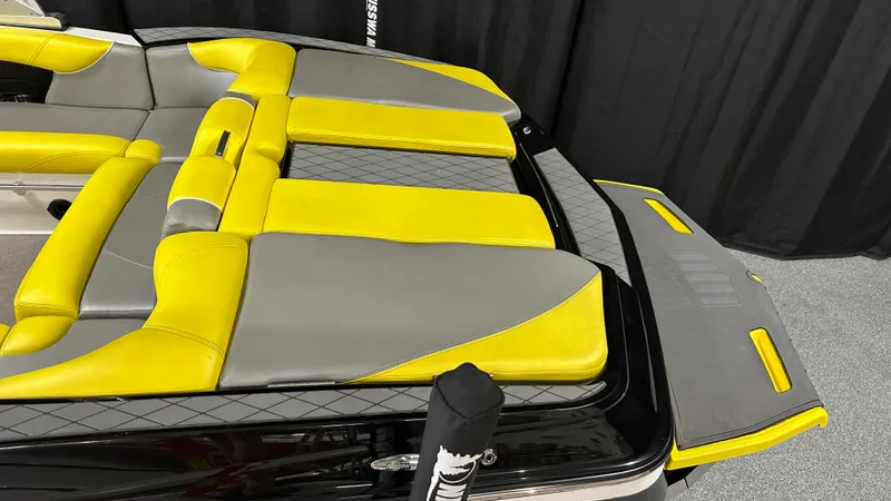 Slide: The Image of Mastercraft X30 2015 - 4