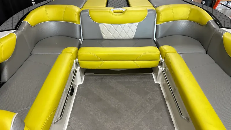 Slide: The Image of Mastercraft X30 2015 - 16