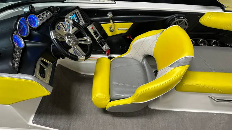 Slide: The Image of Mastercraft X30 2015 - 43