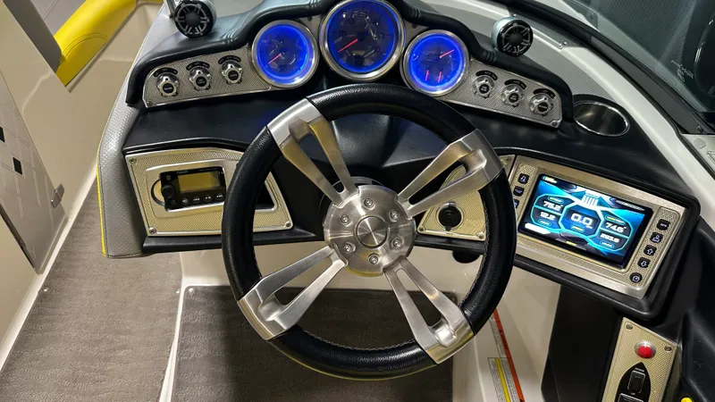 Slide: The Image of Mastercraft X30 2015 - 49