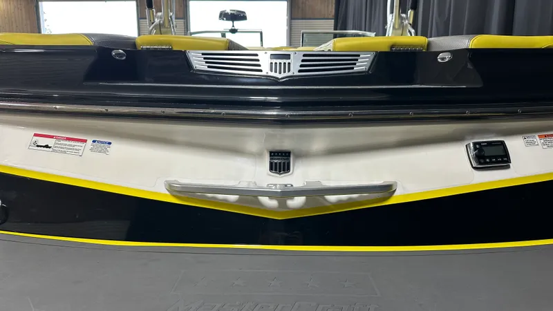 Slide: The Image of Mastercraft X30 2015 - 8