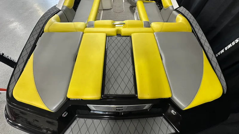 Slide: The Image of Mastercraft X30 2015 - 9
