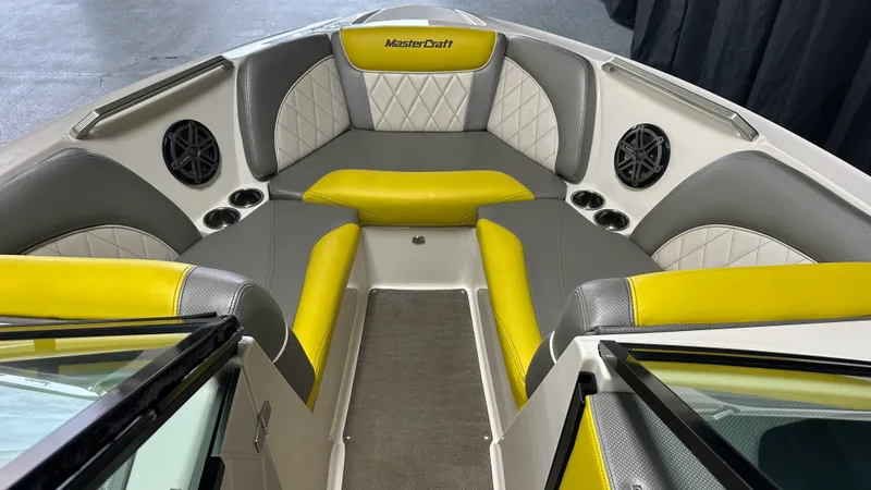 Slide: The Image of Mastercraft X30 2015 - 54
