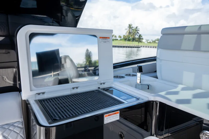 Slide: The Image of Sea Ray Sundancer 370 Outboard 2026 - 19