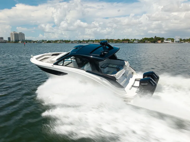 Slide: The Image of Sea Ray Sundancer 370 Outboard 2026 - 7