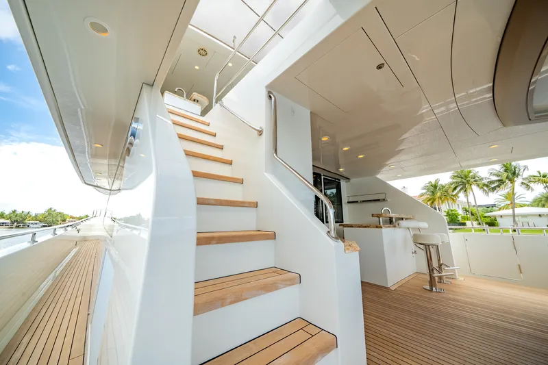 Slide: The Image of Ocean Alexander 90 SKY LOUNGE 2016 - 61