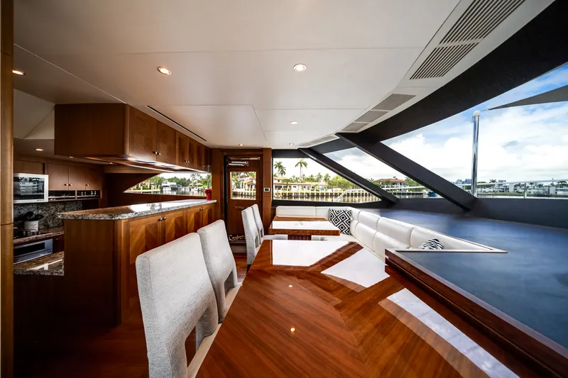 Slide: The Image of Ocean Alexander 90 SKY LOUNGE 2016 - 26