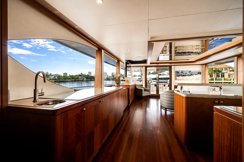 Slide: The Image of Ocean Alexander 90 SKY LOUNGE 2016 - 30