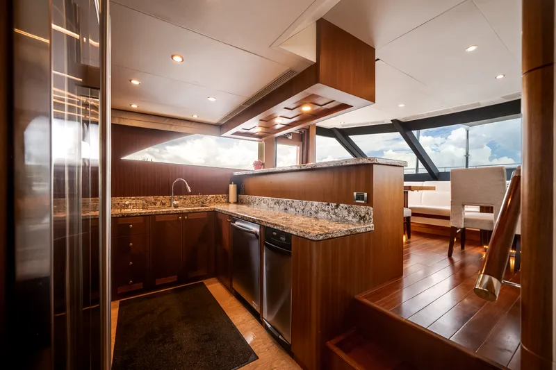 Slide: The Image of Ocean Alexander 90 SKY LOUNGE 2016 - 21
