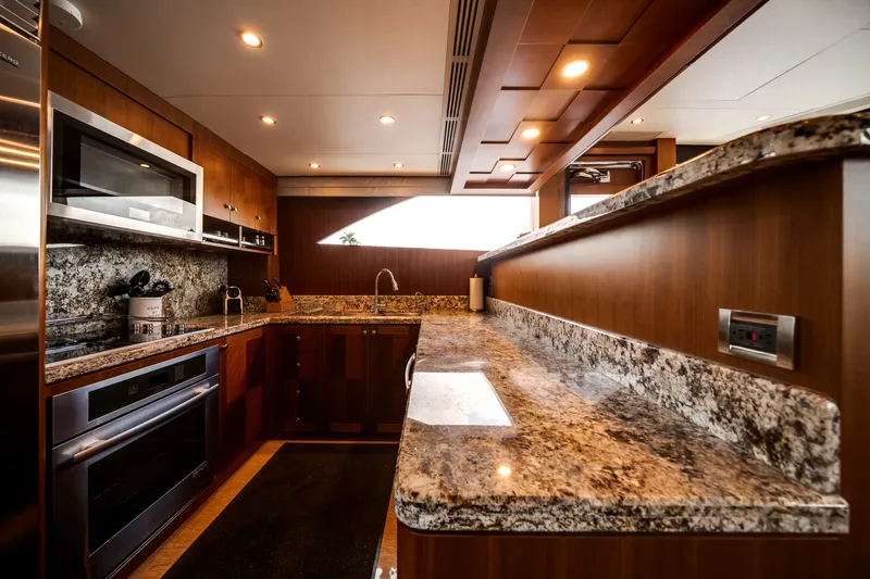 Slide: The Image of Ocean Alexander 90 SKY LOUNGE 2016 - 22