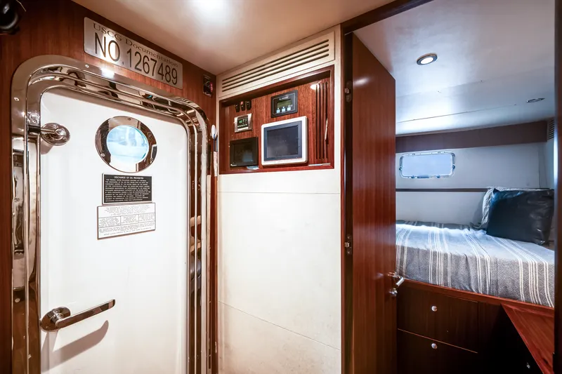Slide: The Image of Ocean Alexander 90 SKY LOUNGE 2016 - 70