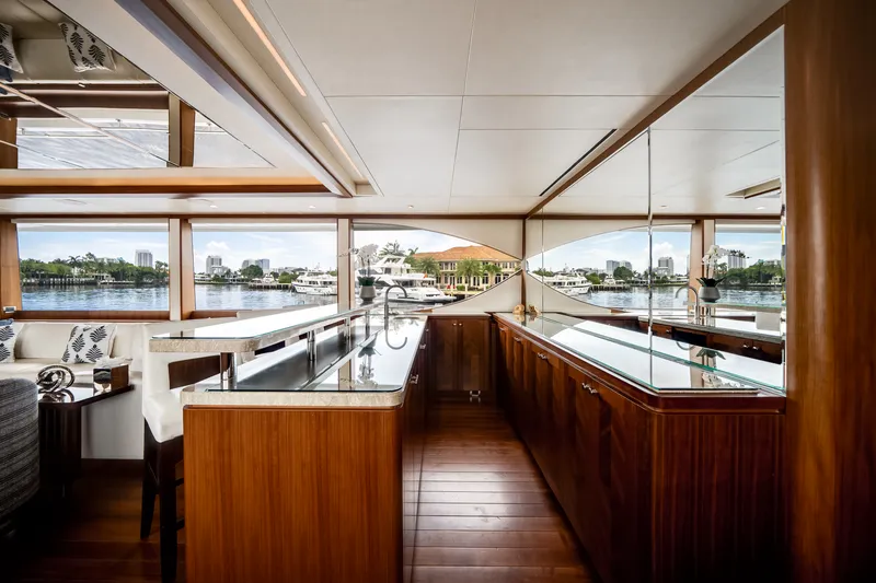 Slide: The Image of Ocean Alexander 90 SKY LOUNGE 2016 - 15
