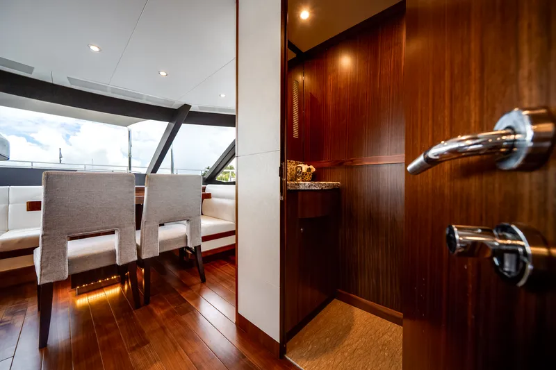 Slide: The Image of Ocean Alexander 90 SKY LOUNGE 2016 - 24