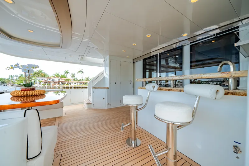 Slide: The Image of Ocean Alexander 90 SKY LOUNGE 2016 - 12