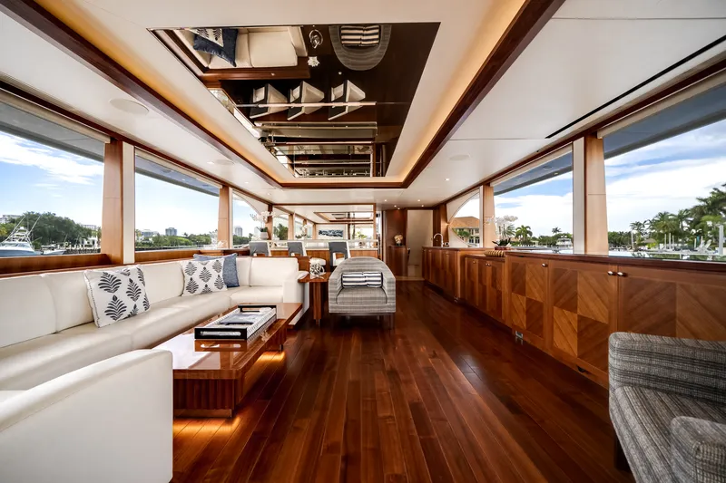 Slide: The Image of Ocean Alexander 90 SKY LOUNGE 2016 - 14