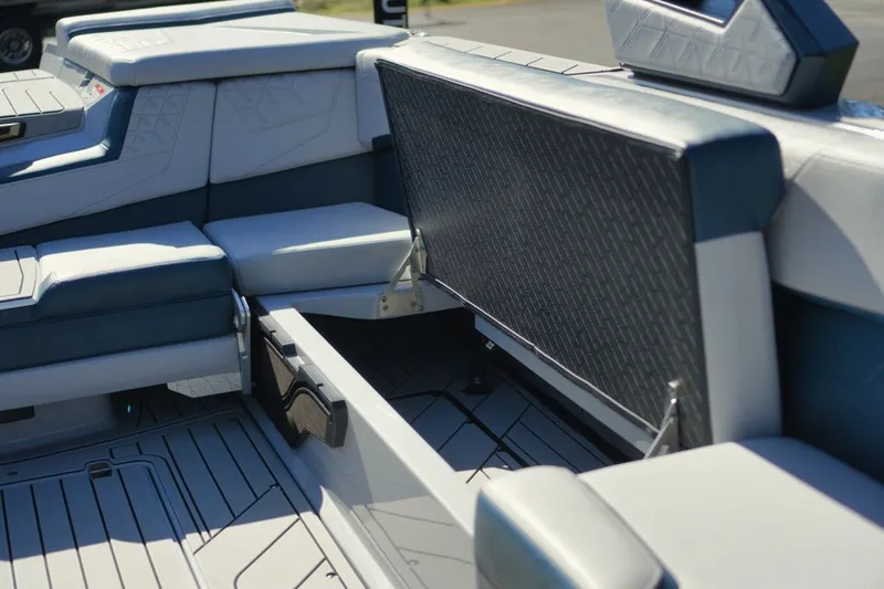 Slide: The Image of Nautique Super Air Nautique S25 2027 - 17