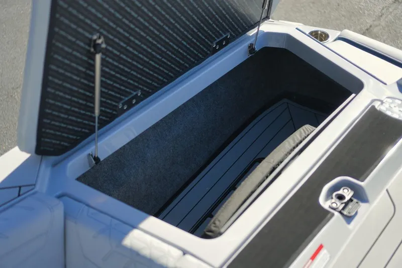 Slide: The Image of Nautique Super Air Nautique S25 2027 - 15