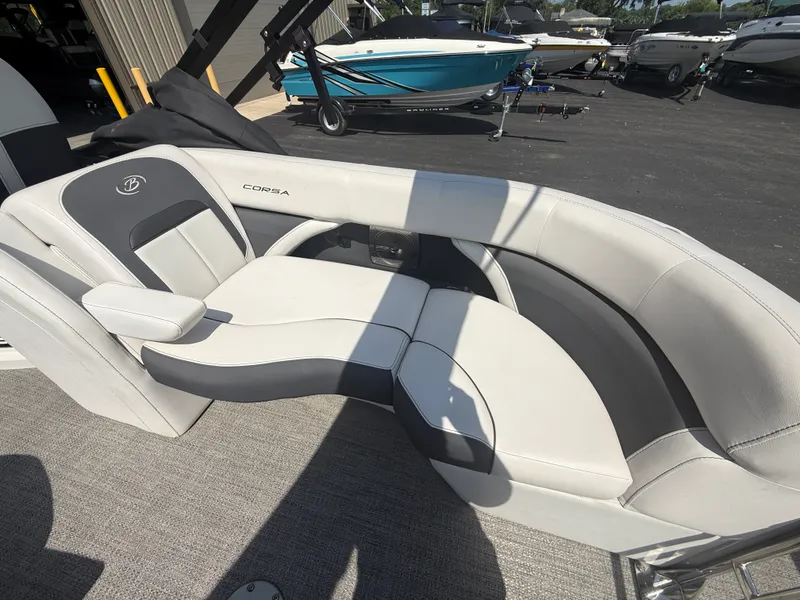 Slide: The Image of Barletta CORSA 23QC TRITOON 2021 - 21