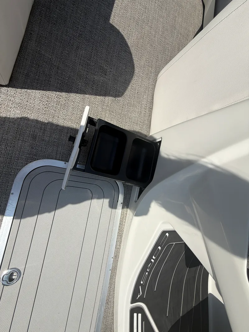 Slide: The Image of Barletta CORSA 23QC TRITOON 2021 - 23