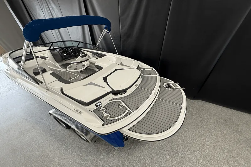 Slide: The Image of Monterey 224FS 2022 - 10