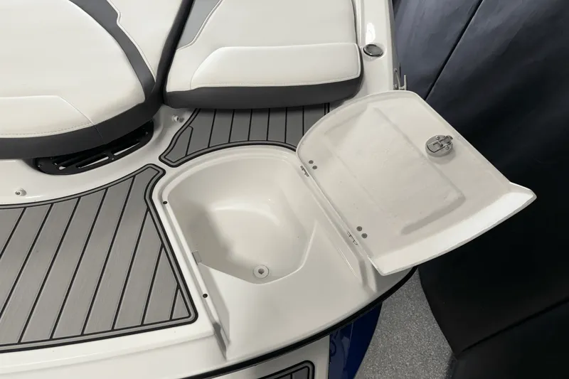 Slide: The Image of Monterey 224FS 2022 - 21