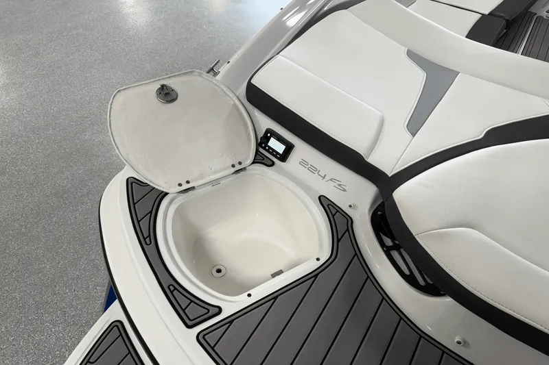 Slide: The Image of Monterey 224FS 2022 - 23