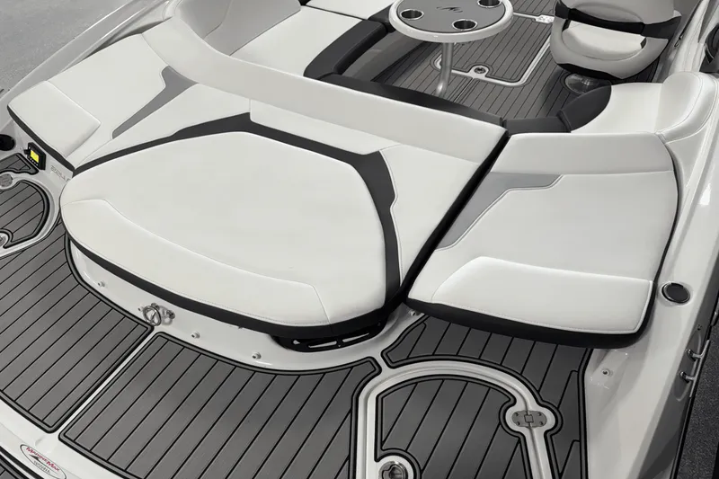 Slide: The Image of Monterey 224FS 2022 - 27